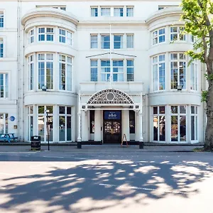 A&o , Hove Verenigd Koninkrijk